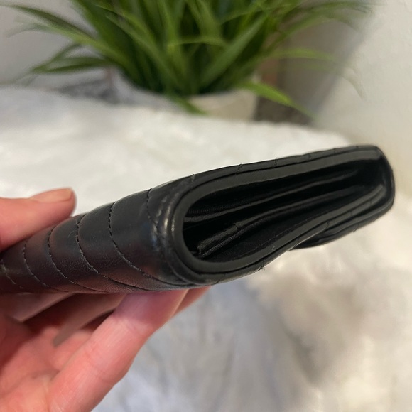 CHANEL V-Stitched Chevron lambskin long wallet w/Dust Bag - Picture 13 of 16